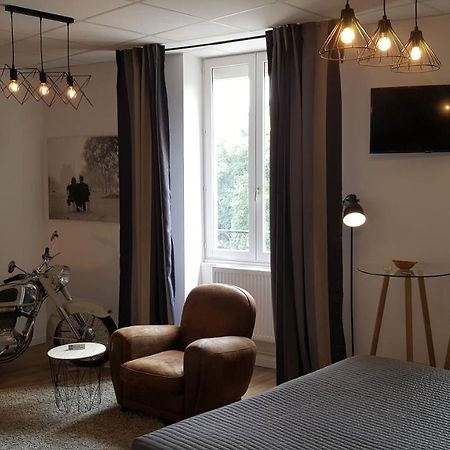 Au Faisan Dore Neuville-sur-Ain Exterior foto